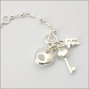 フォリフォリ ≪取り寄せ商品≫ シルバープレーテッド×クリスタル キーモチーフ ネックレス ペンダント 3N1F065C