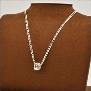 グッチ  ネックレス シルバー 223351-J8400-8106