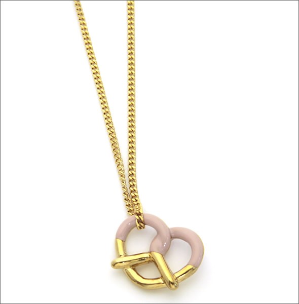 マークバイマークジェイコブス Sweet Pretzel Pendant スイート・プレッツェルモチーフ　ペンダント ネックレス M0004218-650 NUDE