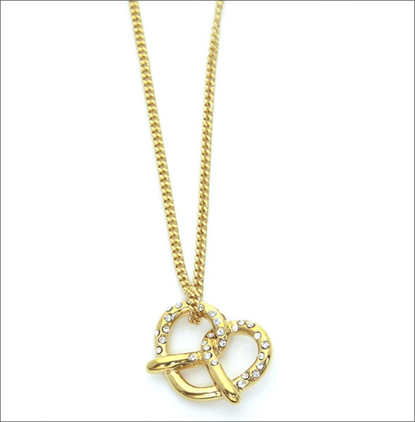 マークバイマークジェイコブス Salty Pretzel Pendant ソルト・プレッツェルモチーフ ラインストーン　ペンダント ネックレス M0004219-711  ORO
