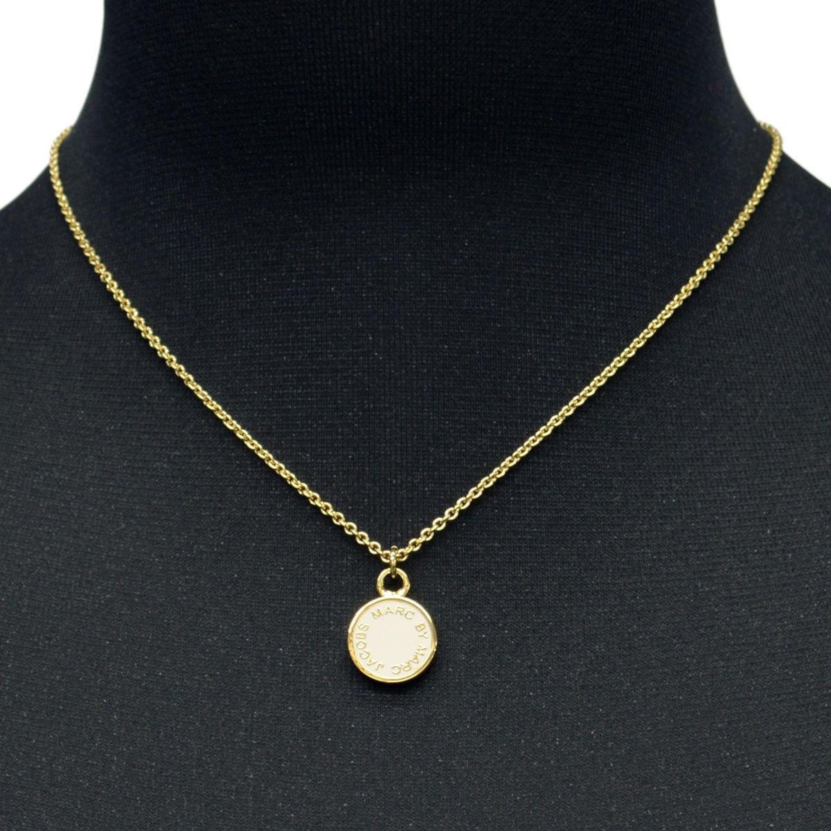 マークバイマークジェイコブス MARC BY MARC JACOBS M0003549-106 CREAM クラシックマーク エナメル ロゴ ディスク ペンダント ネックレス Classic Marc Enamel Discs Pendant