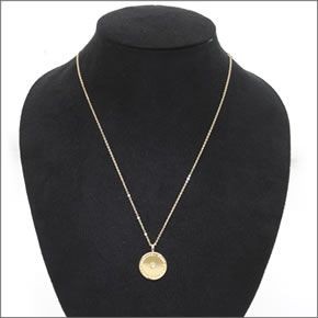マイケルコース Gold-Tone Logo Disc Pendant Necklace クリスタルストーン ロゴディスク ネックレス/ペンダント  MKJ2654710