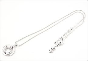 【swarovski】スワロフスキー レディス アクセサリー Circleペンダント 681251
