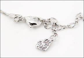 【swarovski】スワロフスキー レディス アクセサリー Circleペンダント 681251