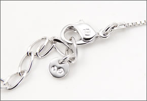 【swarovski】スワロフスキー レディス アクセサリー Crossミニペンダント 956722