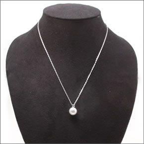 スワロフスキー Tricia ホワイトクリスタル・パール チャトン・クリスタル ペンダント ネックレス 5032907