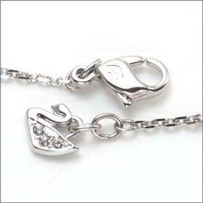 スワロフスキー Ties of Love  リボン＆ハートモチーフ ライトシャムサテン クリスタル ペンダント ネックレス 992701