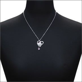 スワロフスキー 1106120 Hello Kitty Pendant Iconic Heart ハローキティ クリスタルパヴェ・ハート ポインティアージュ ペンダント ネックレス