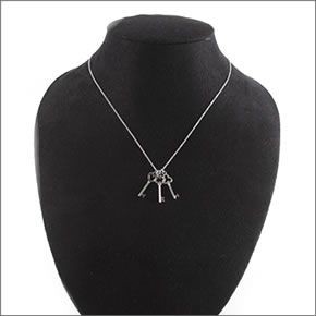 ティファニー  キー ミニ スリー キー ペンダント 16in 28277075