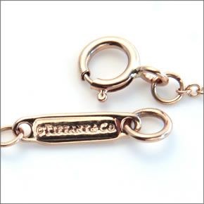 ティファニー  メトロ リボン ペンダント ネックレス ミニ 16in 18KRG×ダイヤモンド 32438385