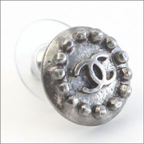シャネル A85824 AGED WHITE METAL  アンティーク加工 COCO ココマーク CCロゴ ディスク ピアス