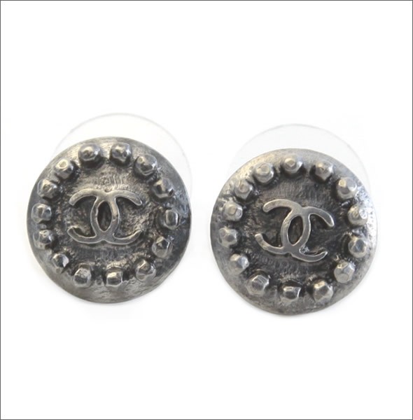シャネル A85824 AGED WHITE METAL  アンティーク加工 COCO ココマーク CCロゴ ディスク ピアス