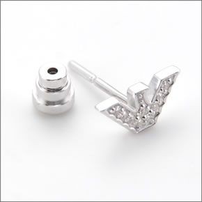 エンポリオアルマーニ　レディスアクセサリー  ピアス シルバー クリスタル EG3027040