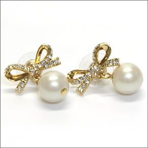 ケイトスペード SKINNY MINI Pearl Drop Earrings リボンモチーフ パールピアス WBRU5153