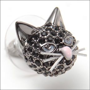 ケイトスペード WBRUA450-008 OUT OF THE BAG studs 猫モチーフ ブルーアイズ キャット ブラックパヴェ・クリスタル ピアス