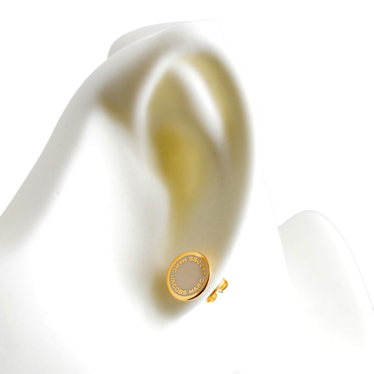 マークジェイコブス MARC JACOBS M0008544-106 Cream ロゴ ディスク エナメル スタッド ピアス Logo Disc Enamel Studs