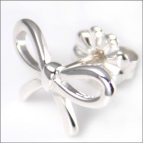 ティファニー  リボン ピアス ミニ スターリングシルバー 25142896