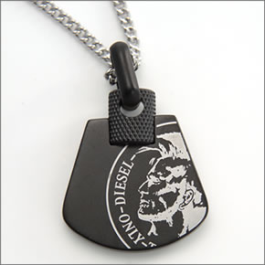 ディーゼル  アクセサリー  ブレイブマン  チャーム ネックレス ペンダント ブラック シルバー DX0506040