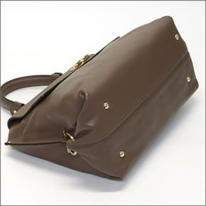 サルバトーレフェラガモ SOFIA medium ソフィア ミディアム ガンチーニ金具 2WAY ショルダー・ハンドバッグ ≪2013AW≫ 21 A871 DEEP TAUPE 0547620