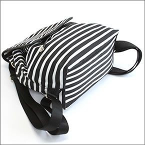 ケイトスペード Classic Nylon Molly クラシックナイロン ボーダー柄 リュックサック バックパック ≪2015SS≫  PXRU5475 071 Black/Clotted Cream