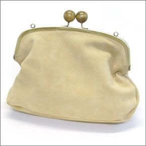 レガートラルゴ LH-B0801 LBE  流行のフリンジバッグ ライトベージュ☆コロンとした木玉がレトロでオシャレな本革・カウスエードフリンジ付 がま口 ショルダーバッグ クラッチにも♪