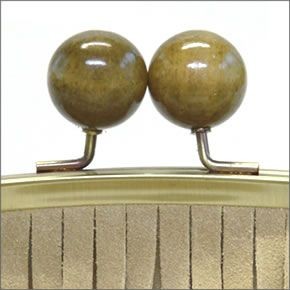 レガートラルゴ LH-B0801 LBE  流行のフリンジバッグ ライトベージュ☆コロンとした木玉がレトロでオシャレな本革・カウスエードフリンジ付 がま口 ショルダーバッグ クラッチにも♪