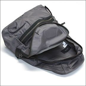マークバイマークジェイコブス M0006775 057 Faded Aluminum Domo Arigato Packrat ドーモ アリガト パックラット ナイロン バックパック リュックサック ≪2015AW≫ A4サイズ対応