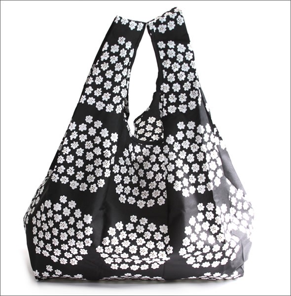 マリメッコ PUKETTI SMARTBAG  プケッティ ブーケモチーフ 収納ポーチ付 ショッピングトートバッグ エコバッグ 使わない時はコンパクトにたためて便利♪　　 038697 916 black/white/olive