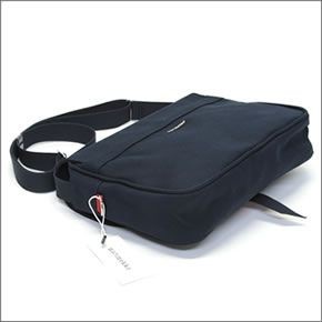 マリメッコ MAGNEETTILAUKKU CANVAS BAG コットンキャンバス ショルダーバッグ メッセンジャーバッグ 040954 002 dark blue