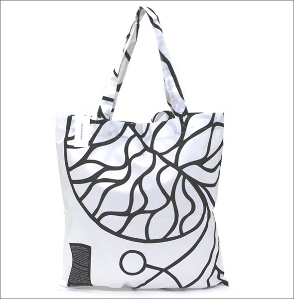 マリメッコ SILVER MEDAL BAG Bottna 湖底・海底モチーフ ファブリック トートバッグ  エコバッグ 062420 910 B black/white