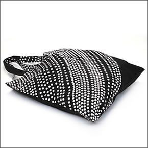 マリメッコ SILVER MEDAL BAG FOKUS フォクス（焦点） ドット柄 ファブリック トートバッグ  エコバッグ 062420 910 E black/white