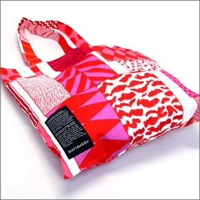 マリメッコ SILVER MEDAL BAG 062420 162 K AJATUS ON TARKEIN アヤトゥスオンタルケイン パッチワーク風デザイン ファブリック トートバッグ エコバッグ