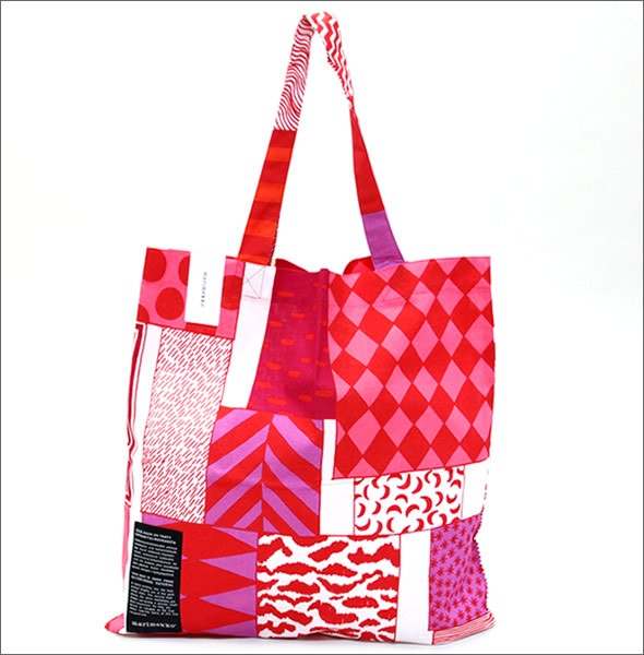 マリメッコ SILVER MEDAL BAG 062420 162 K AJATUS ON TARKEIN アヤトゥスオンタルケイン パッチワーク風デザイン ファブリック トートバッグ エコバッグ