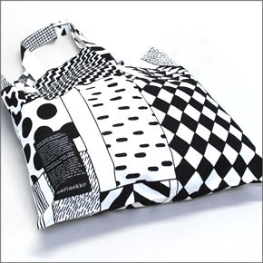 マリメッコ SILVER MEDAL BAG 062420 910 H AJATUS ON TARKEIN アヤトゥスオンタルケイン パッチワーク風デザイン ファブリック トートバッグ エコバッグ