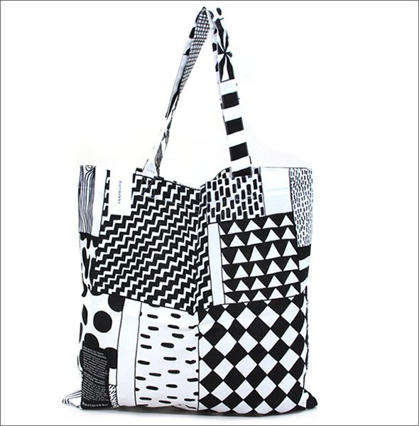 マリメッコ SILVER MEDAL BAG 062420 910 H AJATUS ON TARKEIN アヤトゥスオンタルケイン パッチワーク風デザイン ファブリック トートバッグ エコバッグ