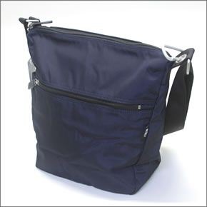 マリメッコ PAL 026991 770 dark blue カラビナ付 ナイロン ショルダーバッグ ナナメ掛け