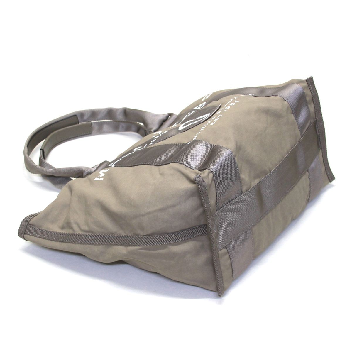 マークジェイコブス MARC JACOBS M0011222-063 French Grey ミリタリーロゴプリント トートバッグ スモール A4サイズ対応 New Logo Small Tote