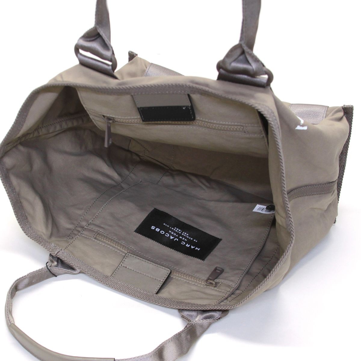 マークジェイコブス MARC JACOBS M0011222-063 French Grey ミリタリーロゴプリント トートバッグ スモール A4サイズ対応 New Logo Small Tote