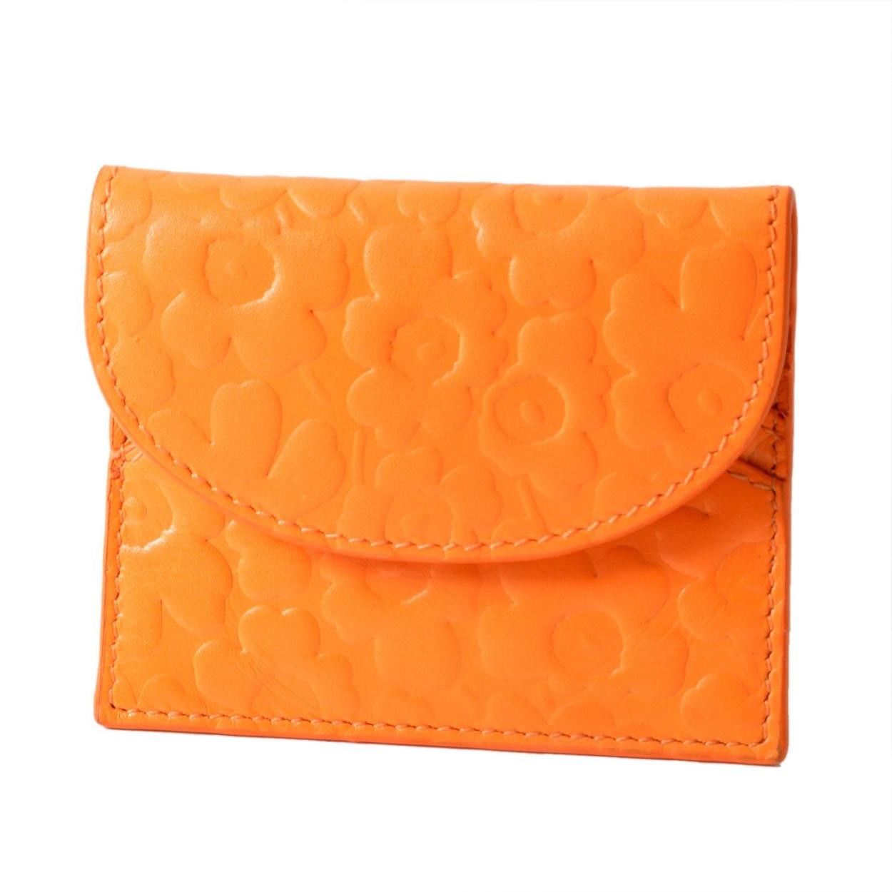 マリメッコ marimekko 045423 200 エンボス ウニッコ型押しレザー カードケース 小銭＆カード入れ EMBOSSED-UNIKKO KARRI