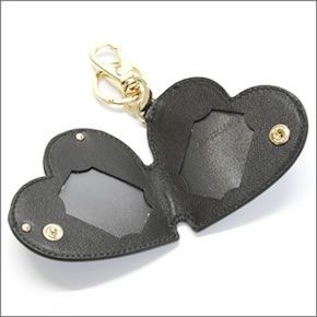 サルバトーレフェラガモ  ダブルガンチーニ×スタッズ ピクチャーフレーム付 ハート型 キーリング キーホルダー ≪2015SS≫  22C188 596816 NERO