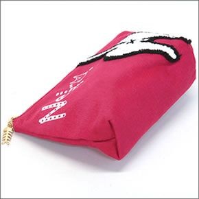 アネロ CAT・DOT☆ねこどっとシリーズ☆ ZP-D0431-SPI 魚の骨チャーム付♪もこもこサガラ刺繍＆ロゴプリント コスメポーチ