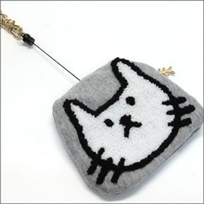 アネロ CAT・DOT☆ねこどっとシリーズ☆ ZP-D0433-GY 魚の骨チャーム付♪もこもこサガラ刺繍 パスケース＆ミニポーチ 紐が伸び～るリール式で自動改札にも便利♪