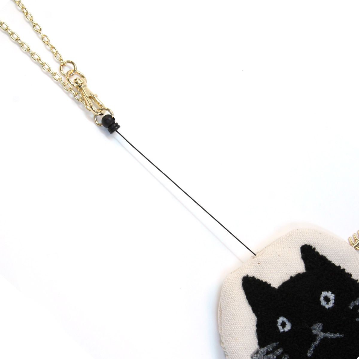 アネロ anello  ZP-D0433-IV 魚の骨チャーム付♪もこもこサガラ刺繍 パスケース＆ミニポーチ 紐が伸び～るリール式で自動改札にも便利♪ CAT・DOT☆ねこどっとシリーズ☆