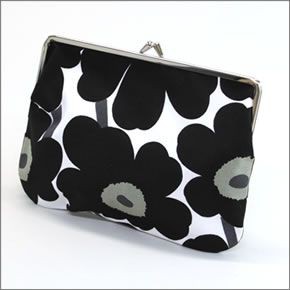 マリメッコ PUOLIKAS KUKKARO MINI UNIKKO ミニウニッコ柄 がま口 コットンパース マルチポーチ 小物入れ 037773 030 white/black/olive