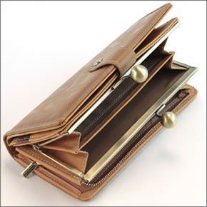 アネロ ☆猫シリーズ☆ ネコ型押し L字ファスナー小銭入れ付 がま口長財布 マスタード AS-43135 MUS