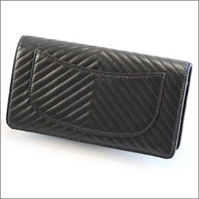 シャネル  31509 Y10849 94305 LAMB BLACK  シェヴロン Vステッチ キルティング ラムスキン 二つ折り長財布
