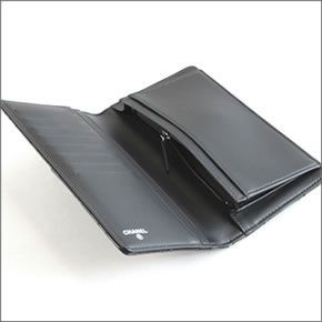 シャネル  48691 Y02984 94305 PATENT BLACK マトラッセ キルティング エナメル パテントレザー 二つ折り長財布