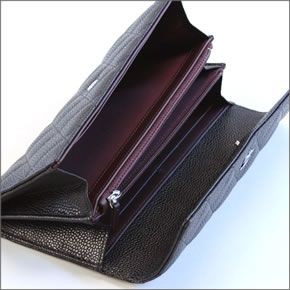 シャネル  50096 Y06500 C3906 CAVIAR NOIR/BORDE マトラッセ キルティング キャビアスキン 型押しカーフスキン 二つ折り長財布