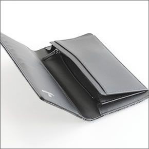 シャネル  69349 Y25149 94305 PATENT BLACK メティエダール ホースシュー ココマーク キルティング パテントゴートスキンレザー 二つ折り長財布