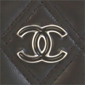 シャネル  82126 Y25267 94305 LAMB BLACK マトラッセ キルティング ラムスキン ラウンドファスナー長財布